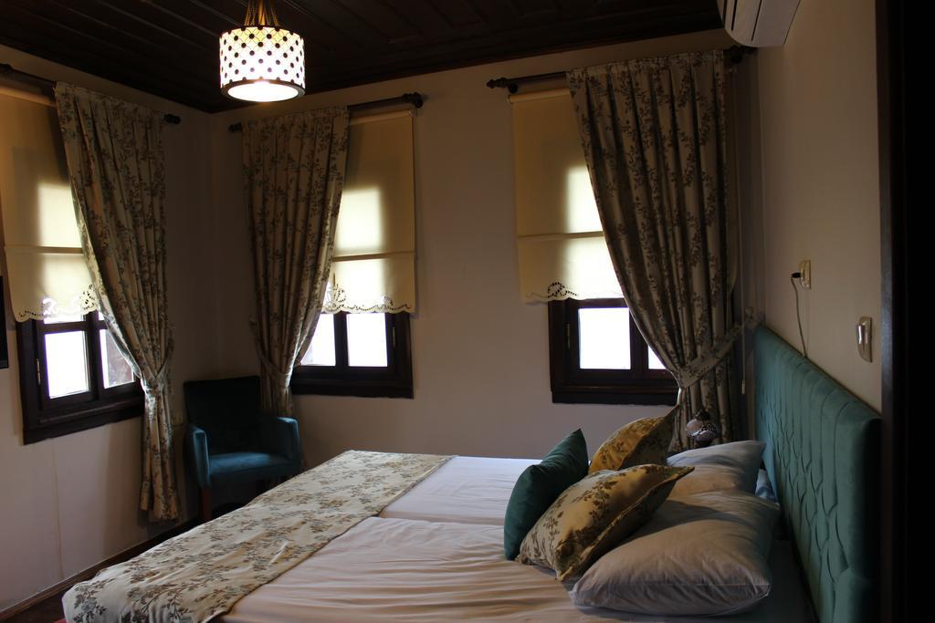 Faik Bey Konagi Bed and Breakfast Golyazi Pokój zdjęcie